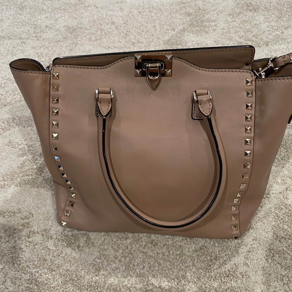 Valentino garavani classic